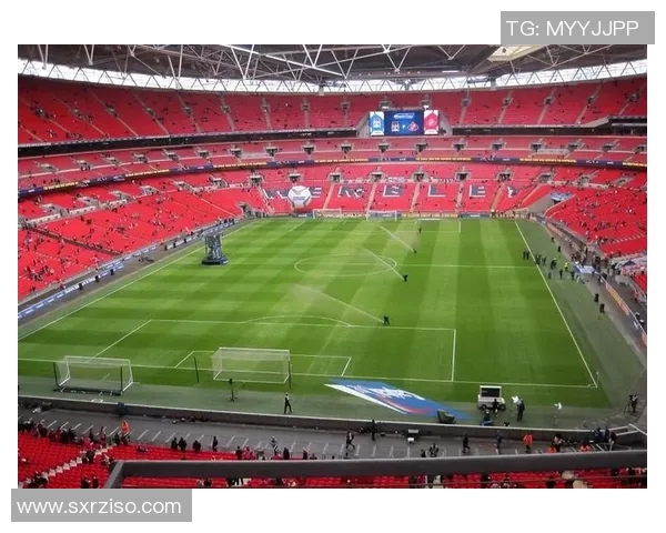 足球传奇群星璀璨星空汇聚,见证绿茵场上的荣耀与传奇 足球传奇群星璀璨星空汇聚,见证绿茵场上的荣耀与传奇